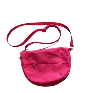 Stylish Gaiam Capri Pink Crossbody Bag NWOT